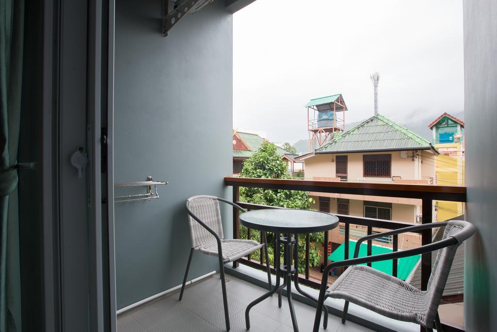 Chusri Hotel Patong Chambre photo