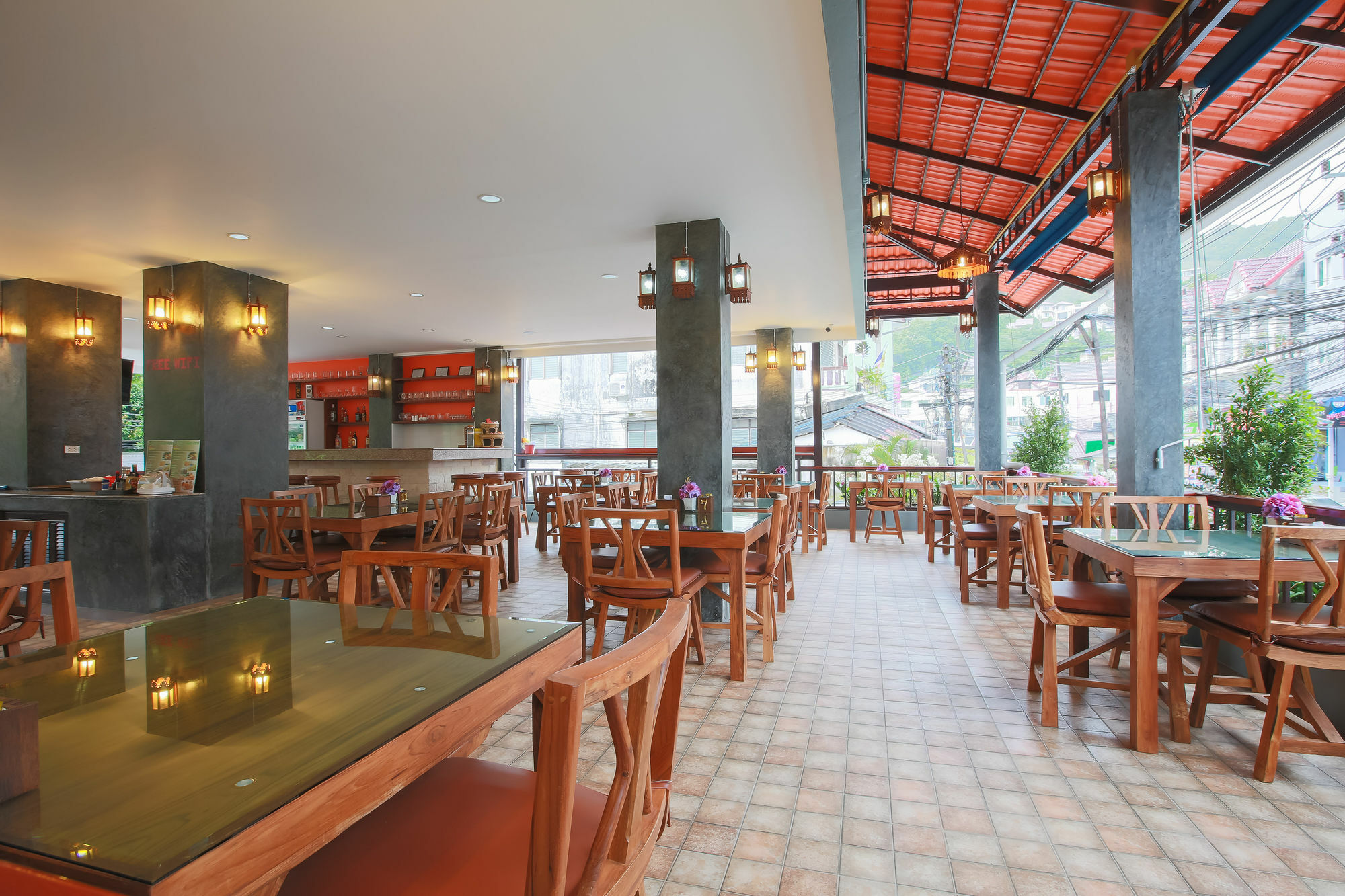 Chusri Hotel Patong Extérieur photo