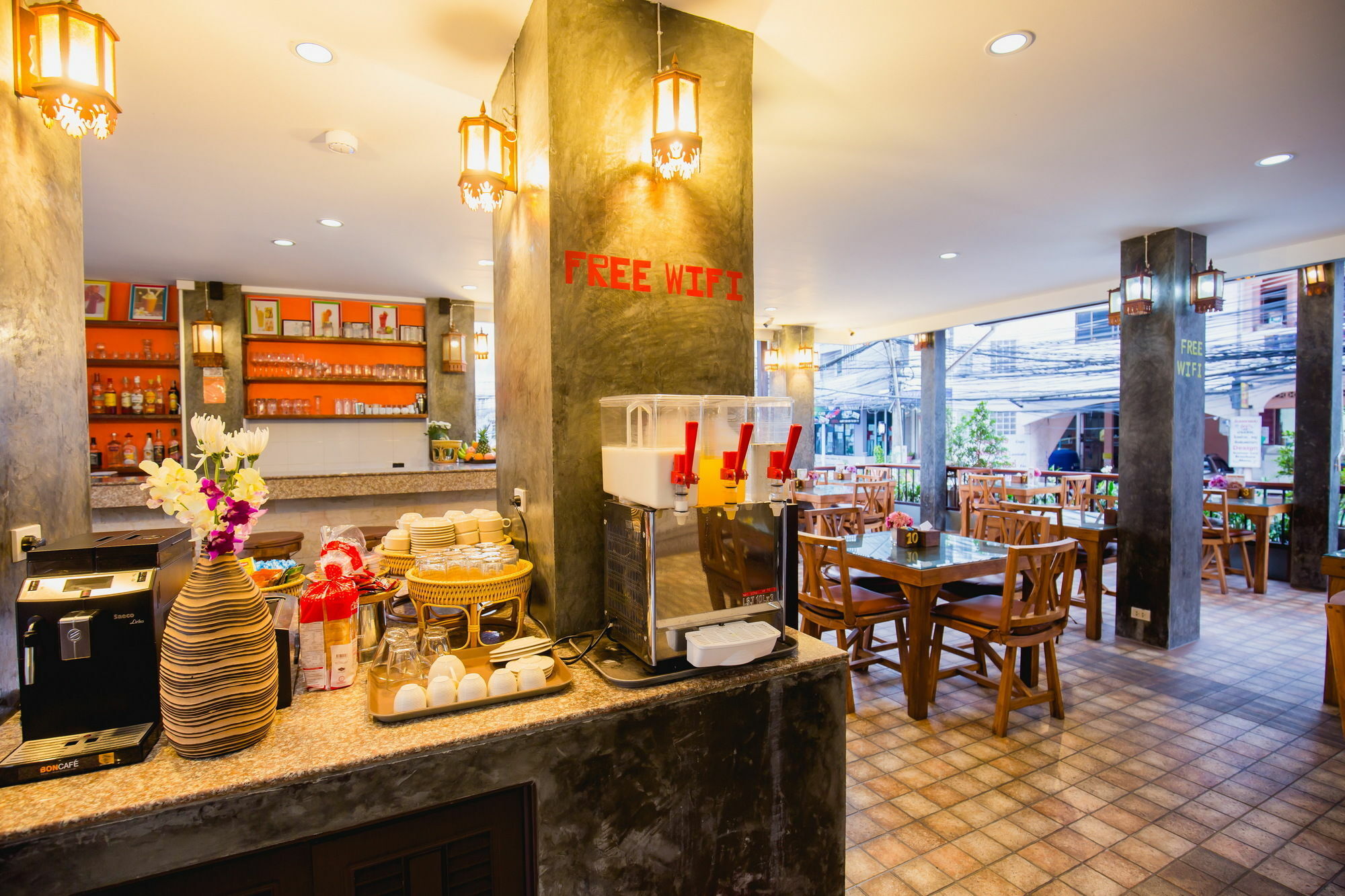 Chusri Hotel Patong Extérieur photo