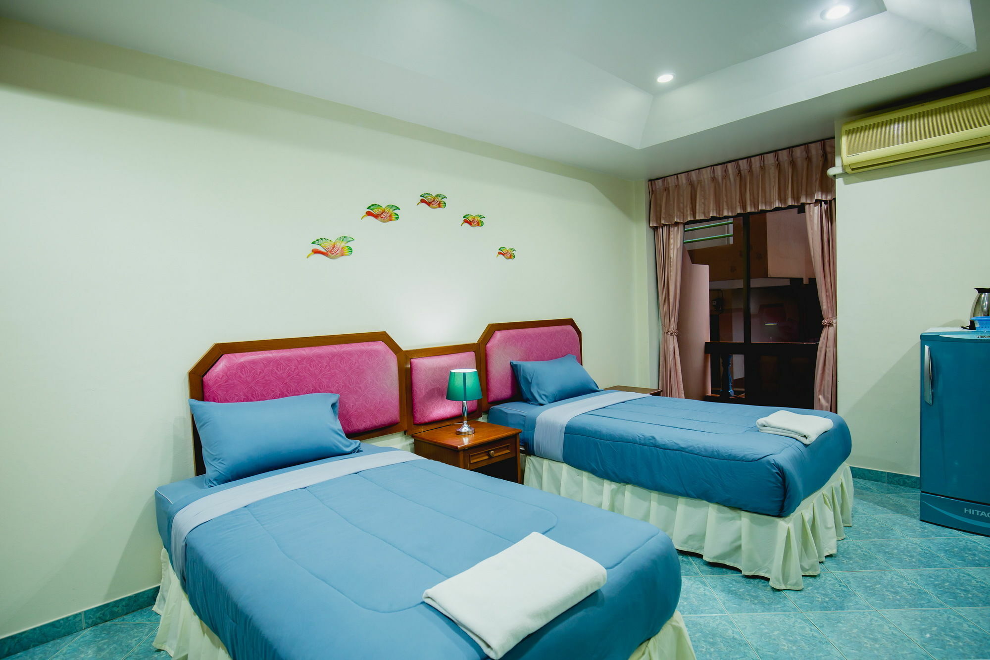 Chusri Hotel Patong Extérieur photo