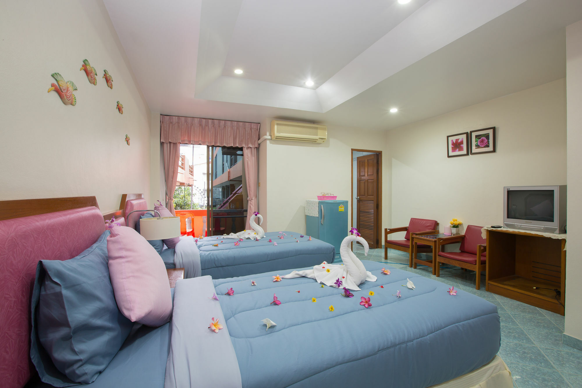 Chusri Hotel Patong Extérieur photo