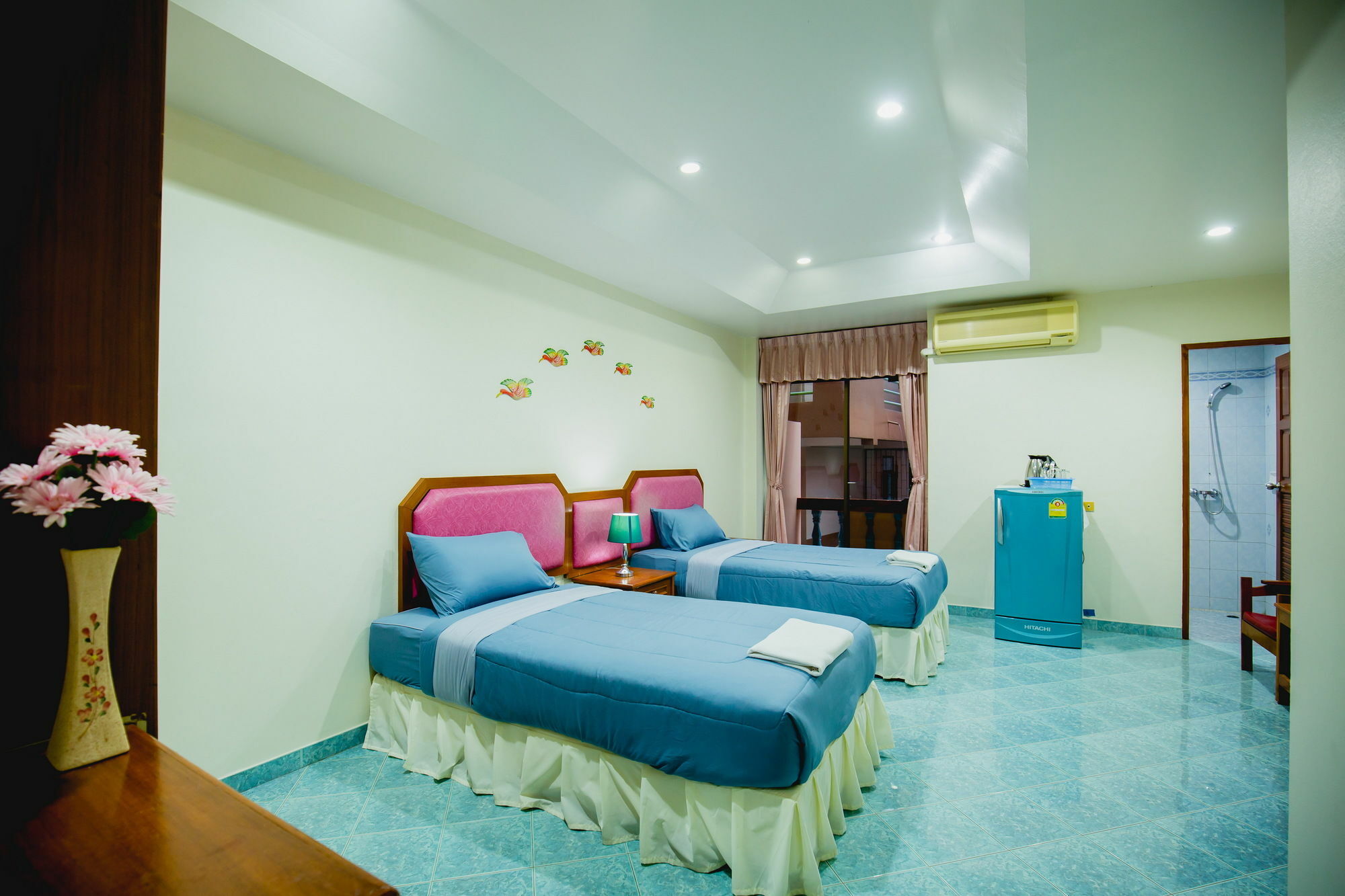 Chusri Hotel Patong Extérieur photo