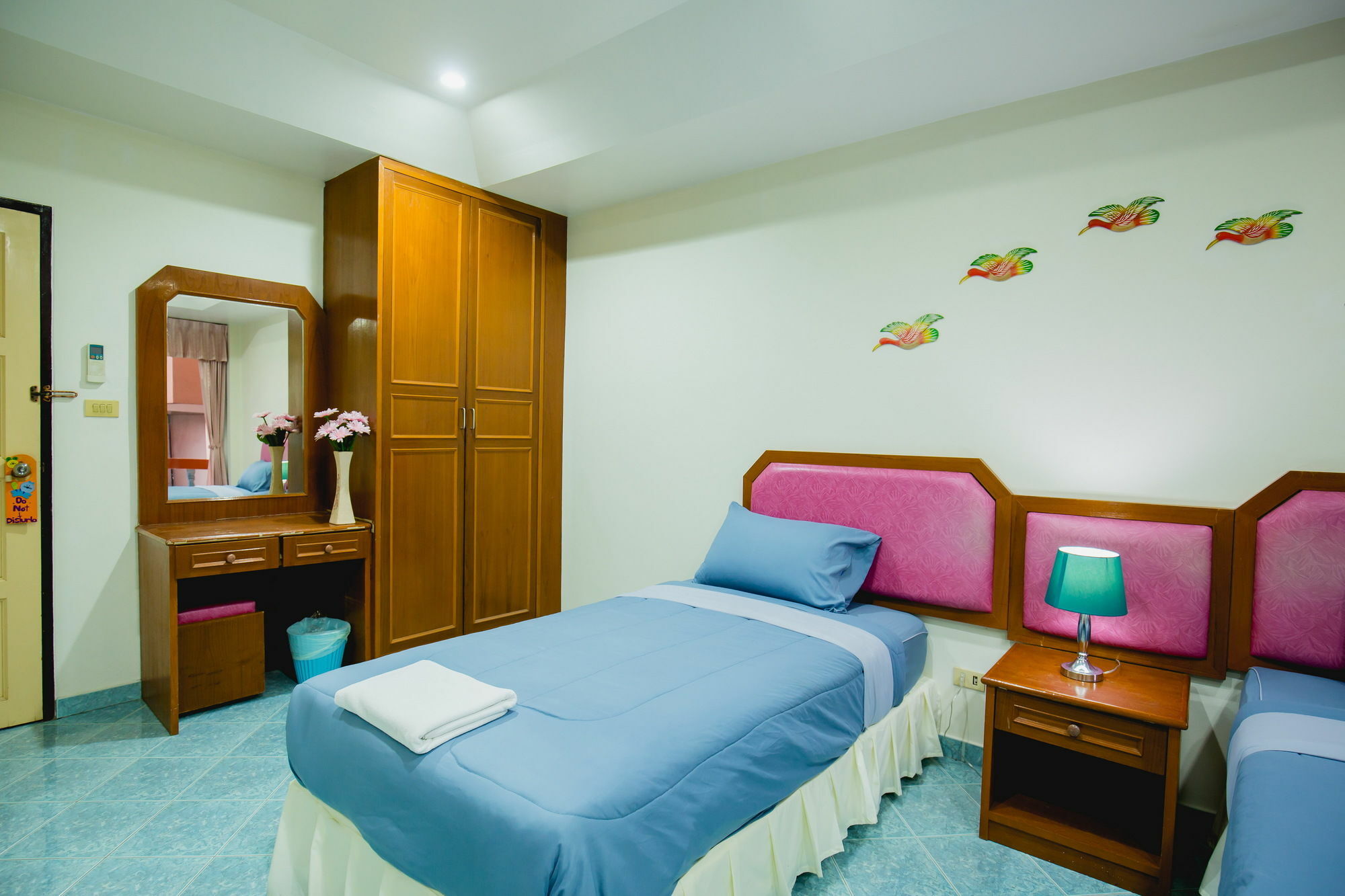 Chusri Hotel Patong Extérieur photo