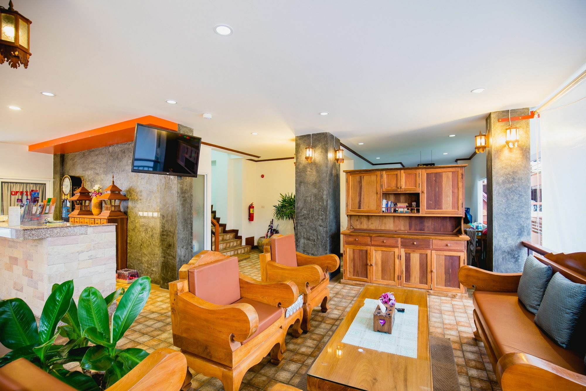 Chusri Hotel Patong Extérieur photo