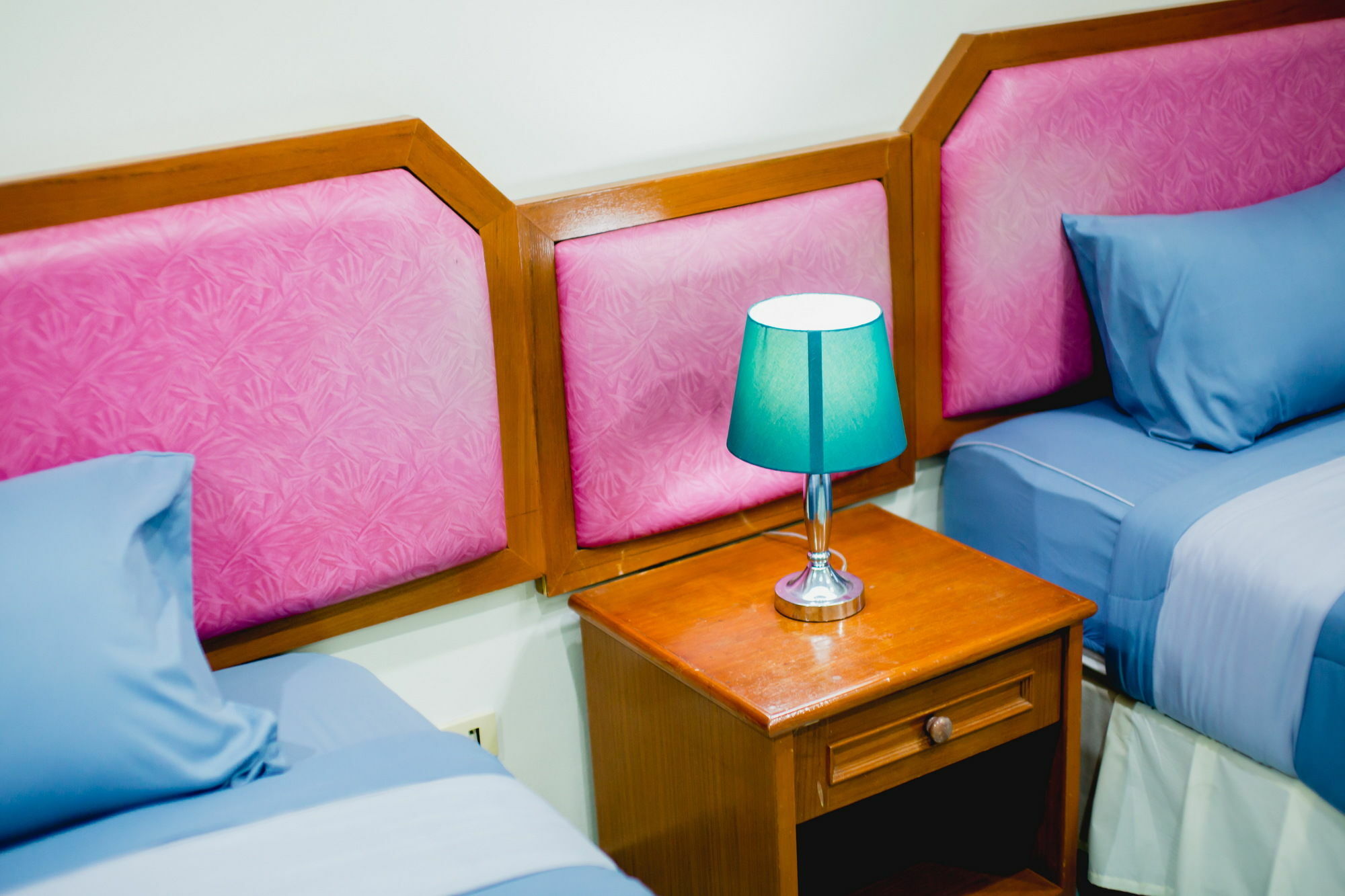 Chusri Hotel Patong Extérieur photo