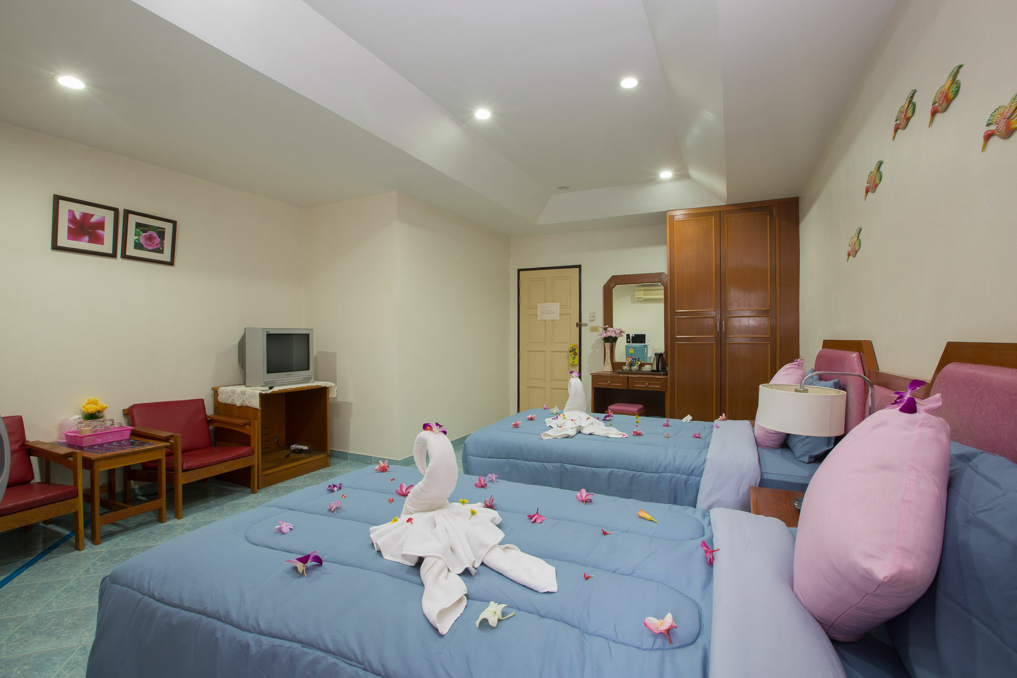Chusri Hotel Patong Extérieur photo