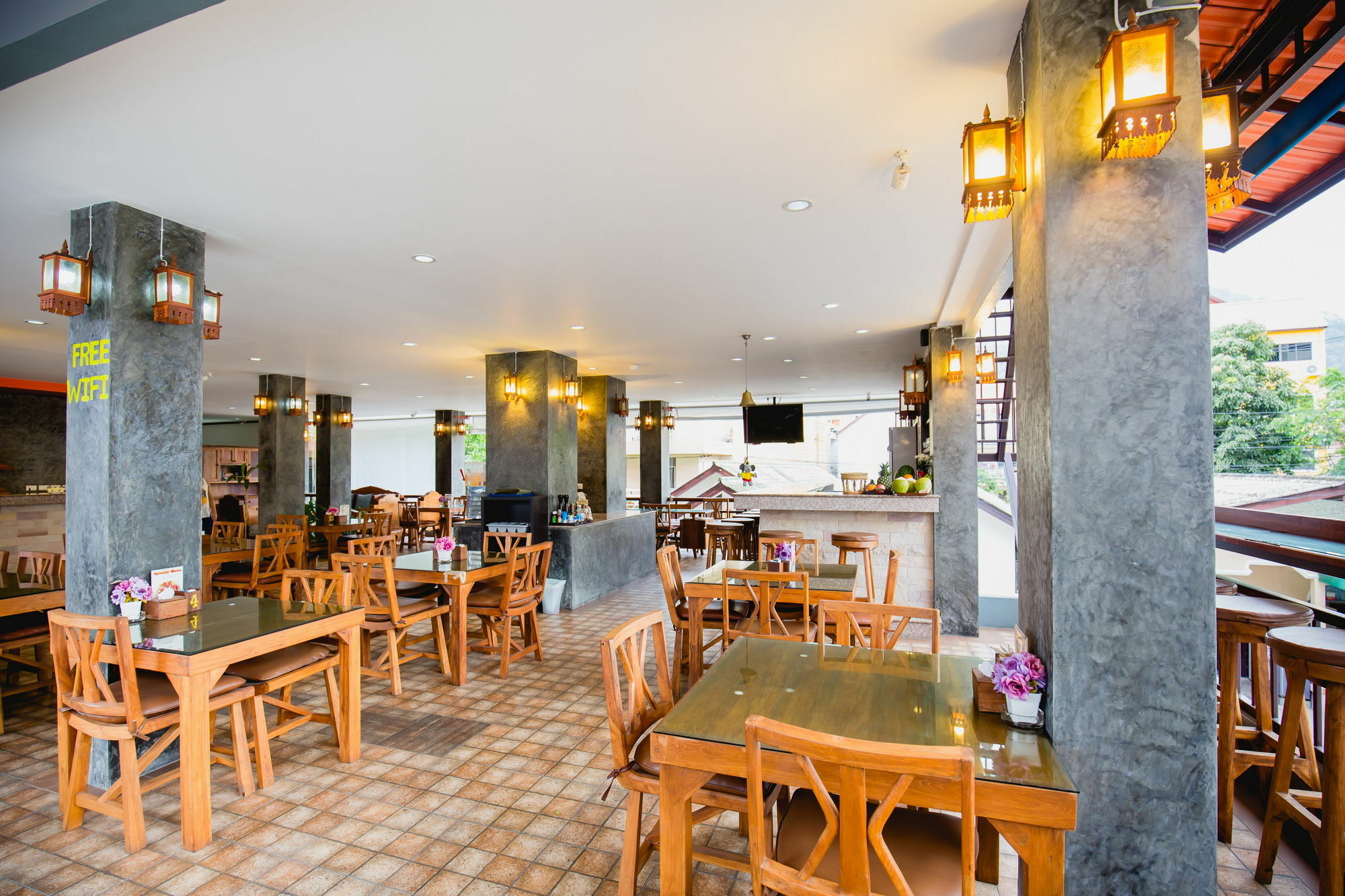 Chusri Hotel Patong Extérieur photo