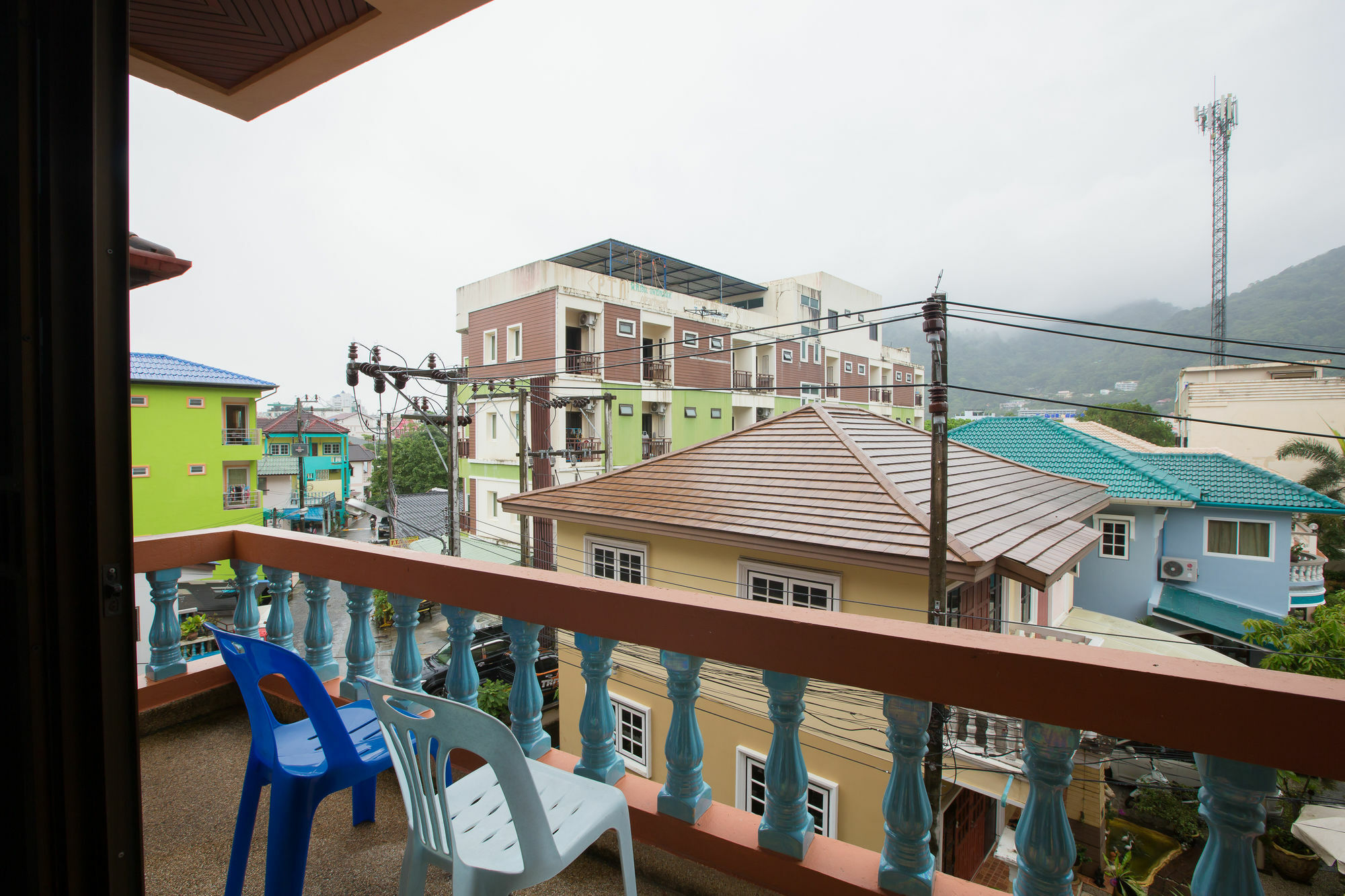 Chusri Hotel Patong Extérieur photo