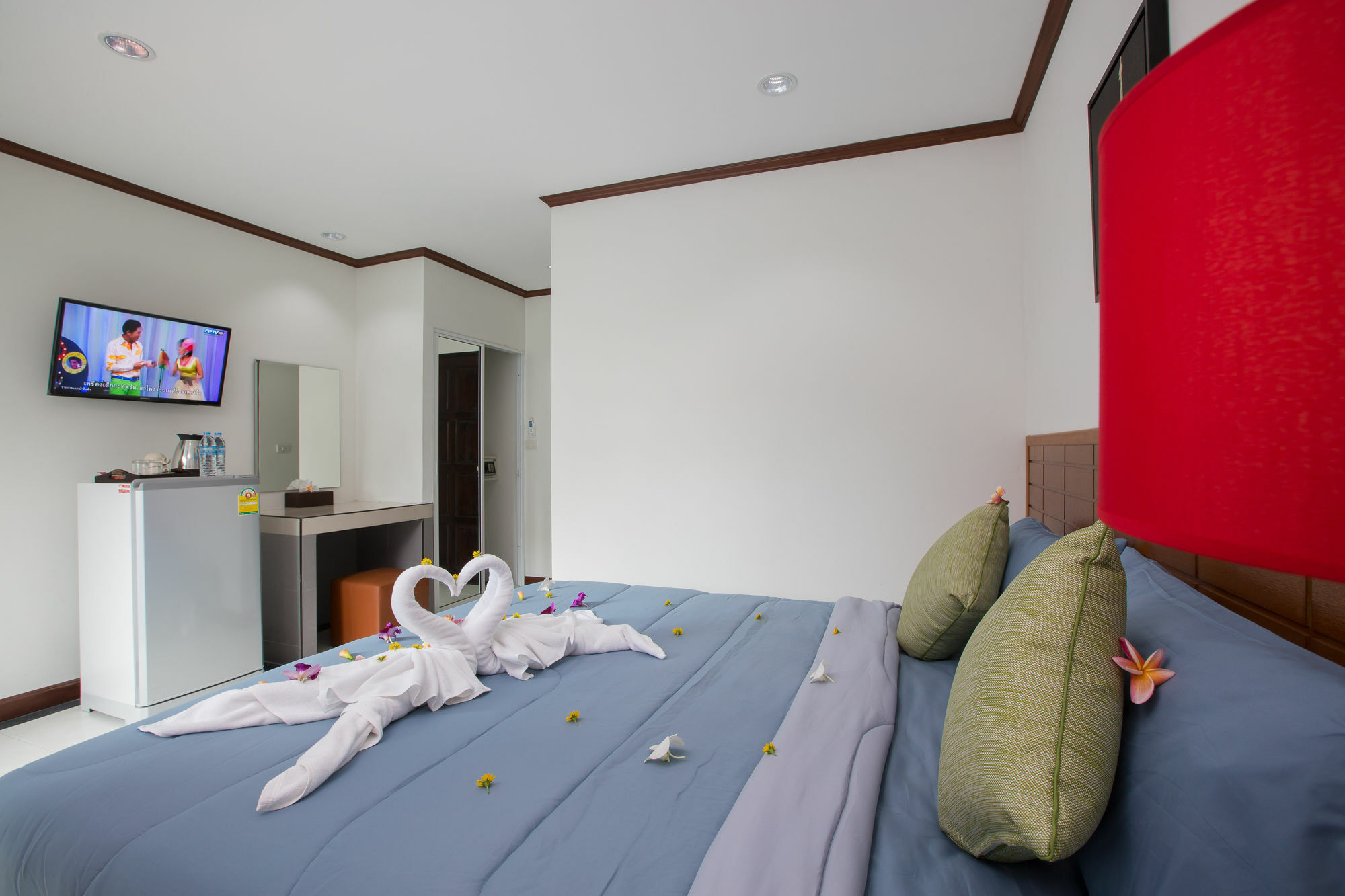 Chusri Hotel Patong Extérieur photo